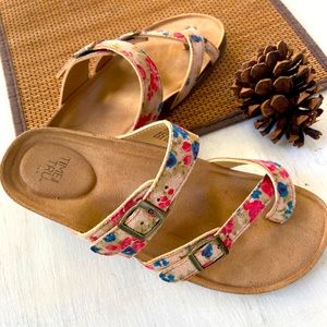 Women’s sandals